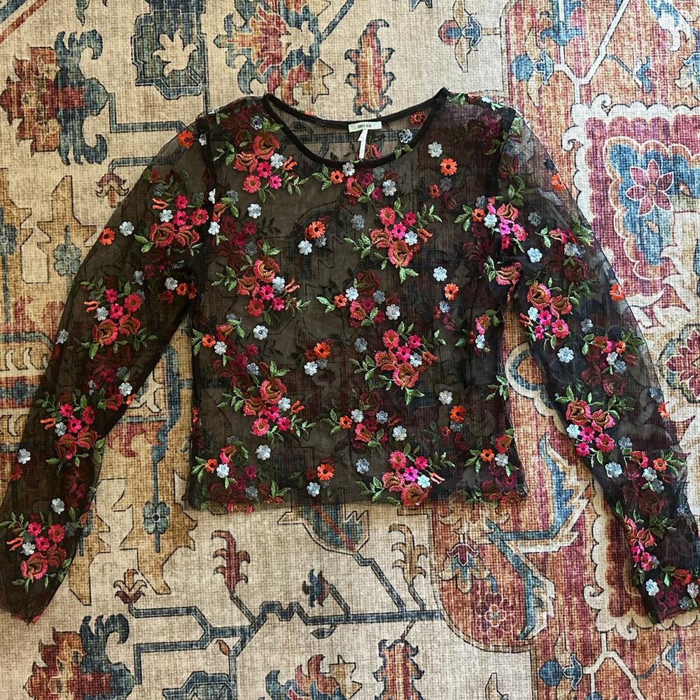 Floral mesh long sleeve croptop